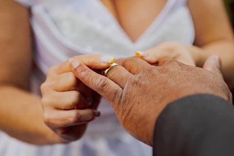 As melhores ideias e inspirações criativas de fotos de casamento ao ar livre na Fazenda Carpas Dourada'