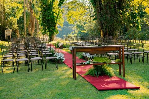 As melhores ideias e inspirações criativas de fotos de casamento ao ar livre na Fazenda Carpas Dourada'