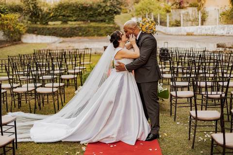 As melhores ideias e inspirações criativas de fotos de casamento ao ar livre na Fazenda Carpas Dourada'