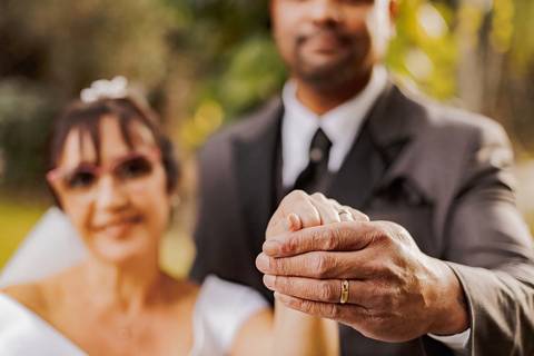 As melhores ideias e inspirações criativas de fotos de casamento ao ar livre na Fazenda Carpas Dourada'