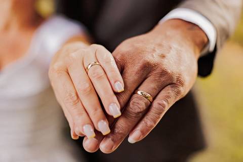As melhores ideias e inspirações criativas de fotos de casamento ao ar livre na Fazenda Carpas Dourada'