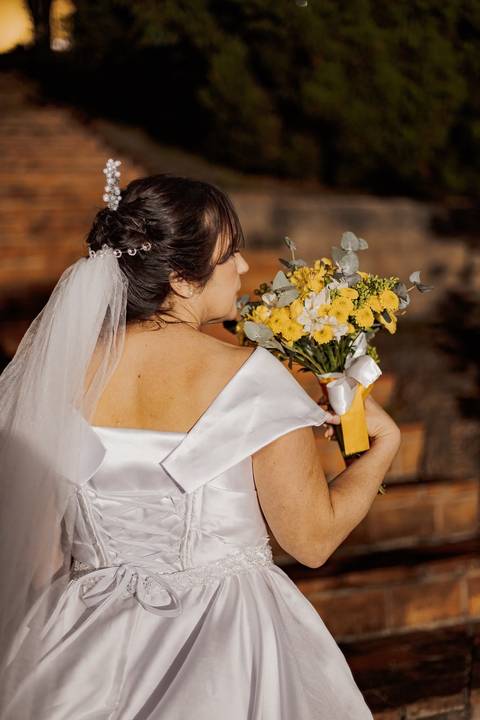 As melhores ideias e inspirações criativas de fotos de casamento ao ar livre na Fazenda Carpas Dourada'