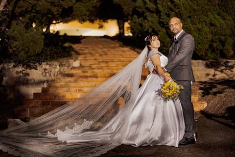 As melhores ideias e inspirações criativas de fotos de casamento ao ar livre na Fazenda Carpas Dourada'