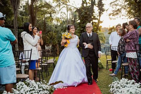 As melhores ideias e inspirações criativas de fotos de casamento ao ar livre na Fazenda Carpas Dourada'