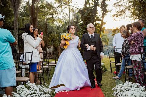 As melhores ideias e inspirações criativas de fotos de casamento ao ar livre na Fazenda Carpas Dourada'