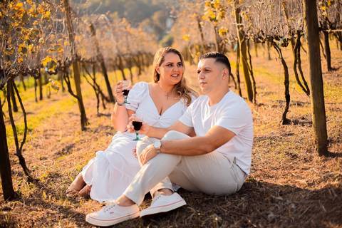 As melhores ideias e inspirações criativas de fotos de ensaio pré wedding na Vinícola XV de Novembro em São Roque '