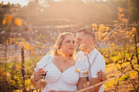 As melhores ideias e inspirações criativas de fotos de ensaio pré wedding na Vinícola XV de Novembro em São Roque '