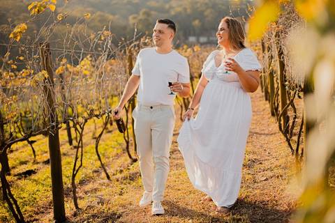 As melhores ideias e inspirações criativas de fotos de ensaio pré wedding na Vinícola XV de Novembro em São Roque '