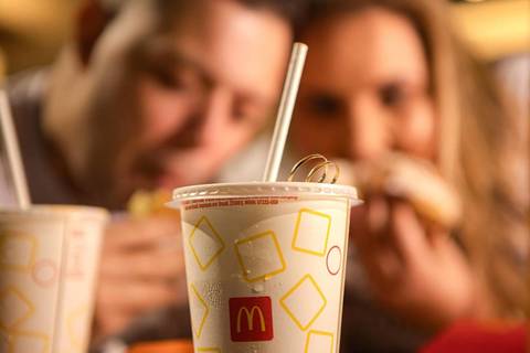 As melhores ideias e inspirações criativas de fotos de ensaio pré wedding na Mc Donald 's em São Roque '