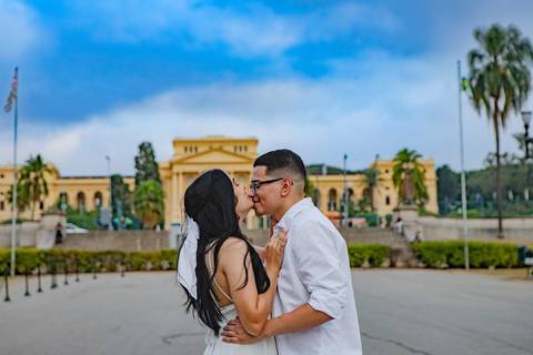 As melhores ideias e inspirações criativas de fotos de ensaio pré wedding no Parque e Museu da Independência'