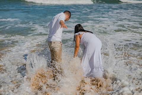 As melhores ideias e inspirações criativas de fotos de ensaio pré wedding na Praia do Guarujá'