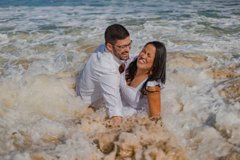 As melhores ideias e inspirações criativas de fotos de ensaio pré wedding na Praia do Guarujá'