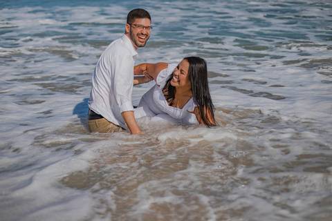 As melhores ideias e inspirações criativas de fotos de ensaio pré wedding na Praia do Guarujá'