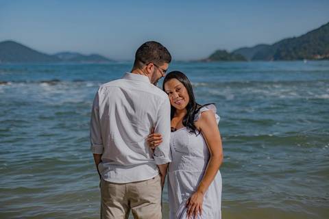 As melhores ideias e inspirações criativas de fotos de ensaio pré wedding na Praia do Guarujá'