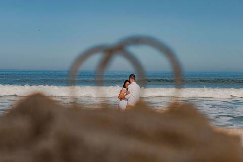 As melhores ideias e inspirações criativas de fotos de ensaio pré wedding na Praia do Guarujá'