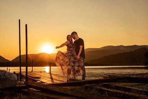 As melhores ideias e inspirações criativas de fotos de ensaio pré wedding na Praia do Guarujá'