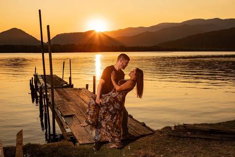 As melhores ideias e inspirações criativas de fotos de ensaio pré wedding na Praia do Guarujá'