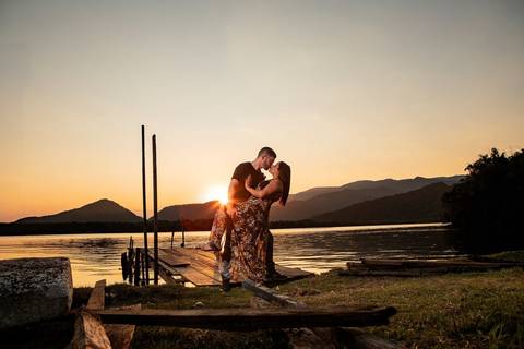As melhores ideias e inspirações criativas de fotos de ensaio pré wedding na Praia do Guarujá'