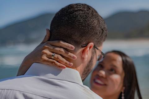 As melhores ideias e inspirações criativas de fotos de ensaio pré wedding na Praia do Guarujá'