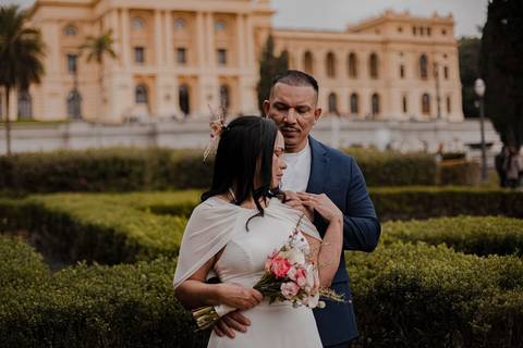 As melhores ideias e inspirações criativas de fotos de ensaio pré wedding no Museu do Ipiranga'