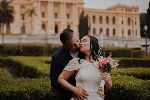 As melhores ideias e inspirações criativas de fotos de ensaio pré wedding no Museu do Ipiranga'