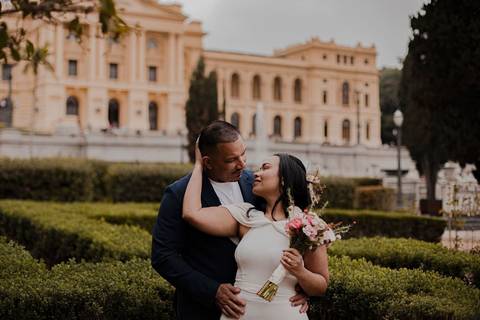 As melhores ideias e inspirações criativas de fotos de ensaio pré wedding no Museu do Ipiranga'
