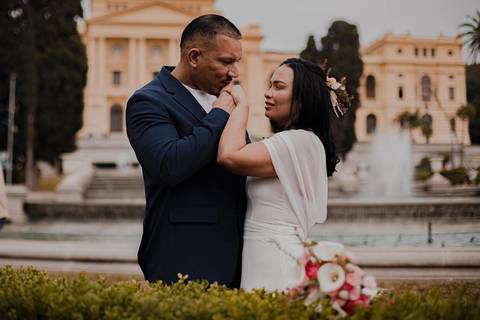 As melhores ideias e inspirações criativas de fotos de ensaio pré wedding no Museu do Ipiranga'