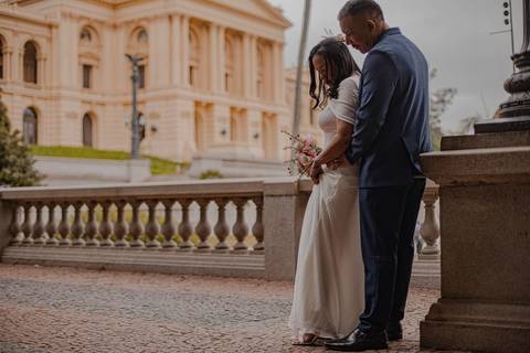 As melhores ideias e inspirações criativas de fotos de ensaio pré wedding no Museu do Ipiranga'