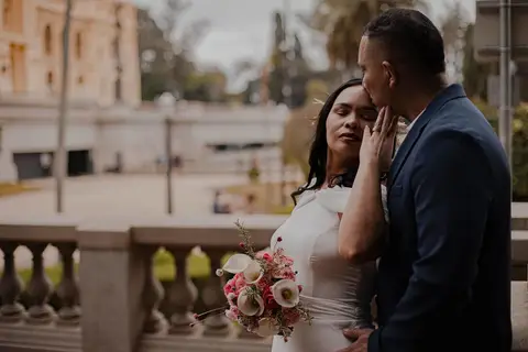 As melhores ideias e inspirações criativas de fotos de ensaio pré wedding no Museu do Ipiranga'