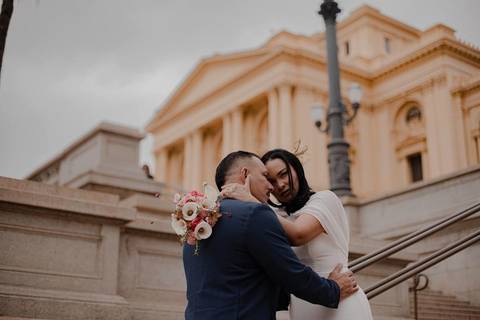 As melhores ideias e inspirações criativas de fotos de ensaio pré wedding no Museu do Ipiranga'
