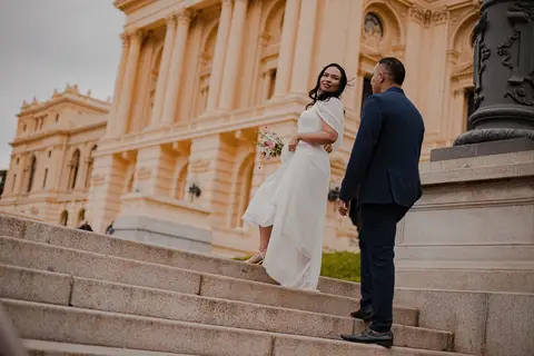 As melhores ideias e inspirações criativas de fotos de ensaio pré wedding no Museu do Ipiranga'