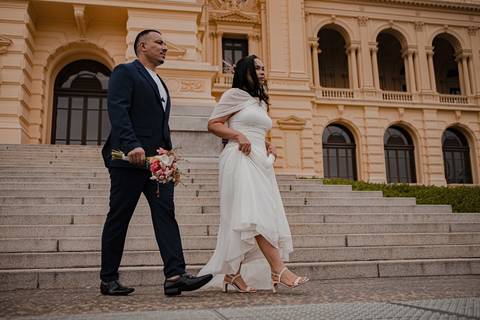 As melhores ideias e inspirações criativas de fotos de ensaio pré wedding no Museu do Ipiranga'