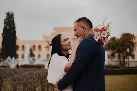 As melhores ideias e inspirações criativas de fotos de ensaio pré wedding no Museu do Ipiranga'
