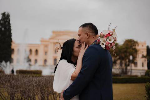 As melhores ideias e inspirações criativas de fotos de ensaio pré wedding no Museu do Ipiranga'