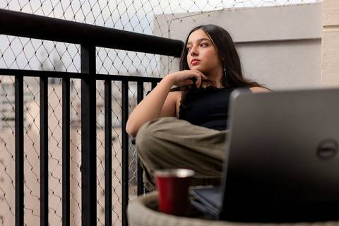 As melhores ideias e inspirações criativas de fotos de ensaio de 15 anos elegante em Loft em São Paulo'