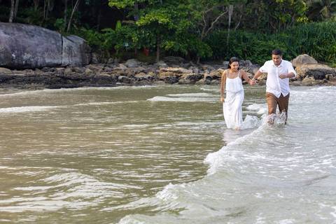 As melhores ideias e inspirações criativas de fotos de ensaio pré wedding na Bela Praia do Guarujá '