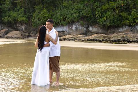 As melhores ideias e inspirações criativas de fotos de ensaio pré wedding na Bela Praia do Guarujá '