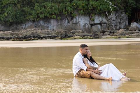 As melhores ideias e inspirações criativas de fotos de ensaio pré wedding na Bela Praia do Guarujá '