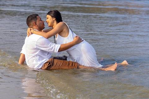 As melhores ideias e inspirações criativas de fotos de ensaio pré wedding na Bela Praia do Guarujá '