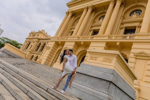 As melhores ideias e inspirações criativas de fotos de ensaio pré wedding no Museu do Ipiranga'