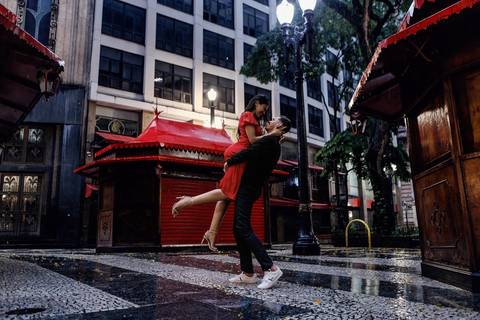 As melhores ideias e inspirações criativas de fotos de ensaio pré wedding no Centro Histórico de São Paulo'
