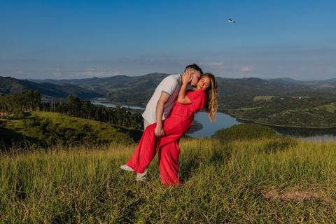 As melhores ideias e inspirações criativas de fotos de ensaio pré wedding no Morro do Capuava - Pirapora do Bom Jesus '