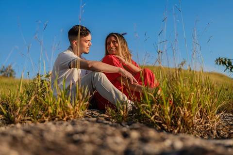 As melhores ideias e inspirações criativas de fotos de ensaio pré wedding no Morro do Capuava - Pirapora do Bom Jesus '