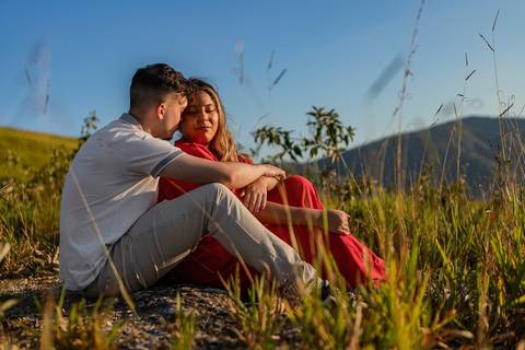 As melhores ideias e inspirações criativas de fotos de ensaio pré wedding no Morro do Capuava - Pirapora do Bom Jesus '