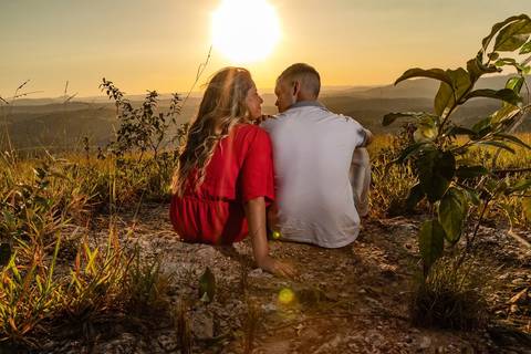 As melhores ideias e inspirações criativas de fotos de ensaio pré wedding no Morro do Capuava - Pirapora do Bom Jesus '