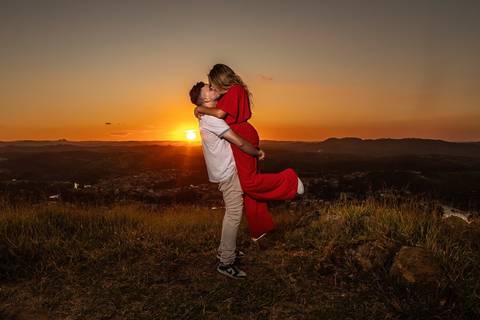 As melhores ideias e inspirações criativas de fotos de ensaio pré wedding no Morro do Capuava - Pirapora do Bom Jesus '