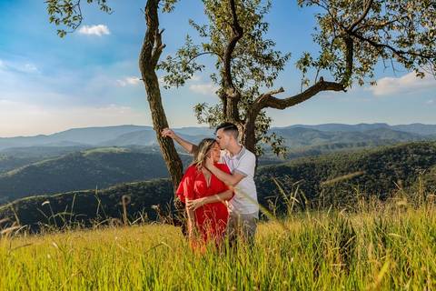 As melhores ideias e inspirações criativas de fotos de ensaio pré wedding no Morro do Capuava - Pirapora do Bom Jesus '