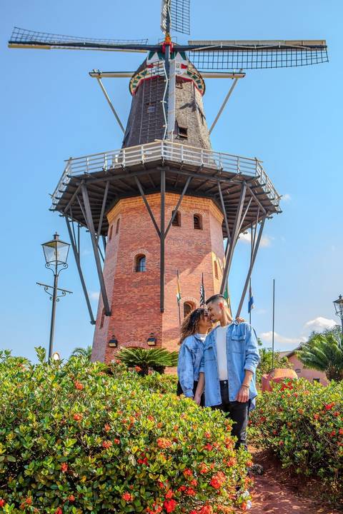 As melhores ideias e inspirações criativas de fotos de ensaio pré wedding em Holambra nas Cidades das Flores'
