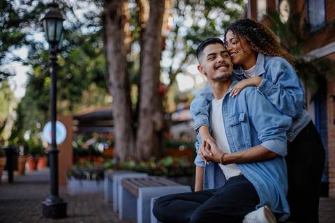 As melhores ideias e inspirações criativas de fotos de ensaio pré wedding em Holambra nas Cidades das Flores'