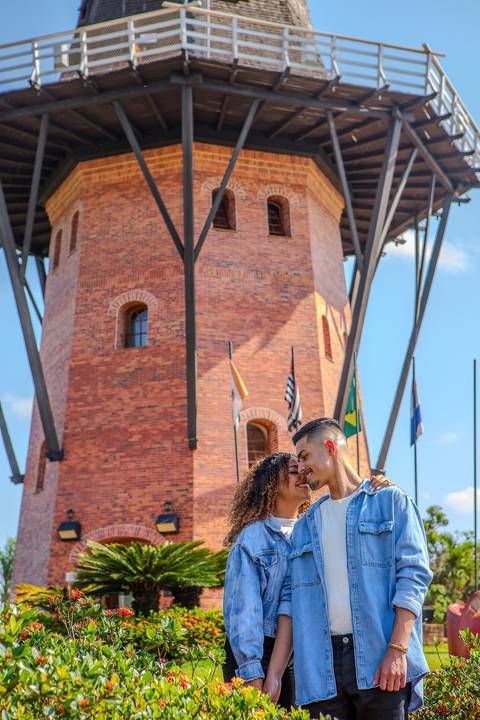As melhores ideias e inspirações criativas de fotos de ensaio pré wedding em Holambra nas Cidades das Flores'